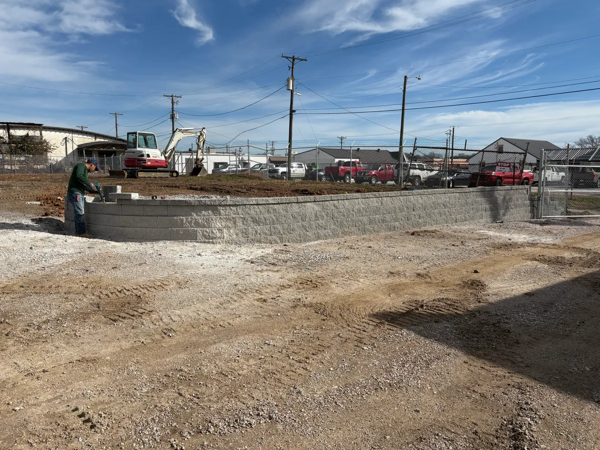 Curved commercial retaining wall